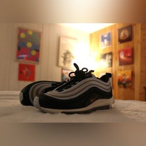 Size 5.5 Nike AirMax 97